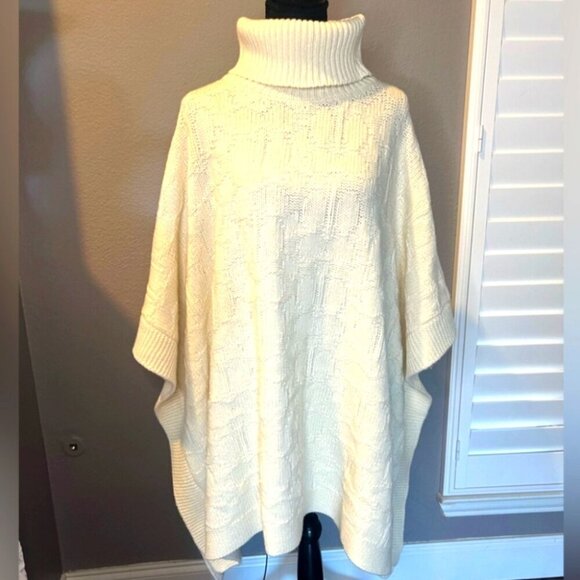 Coach Cream Ivory Oversized Turtleneck Poncho Wool Blend Sweater - size XS NWT - Picture 2 of 6